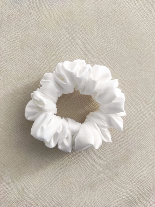 Gumka_Scrunchie_White_mini.jpg