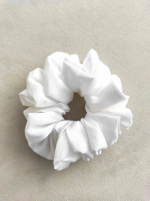 Gumka_Scrunchie_White_standard.jpg
