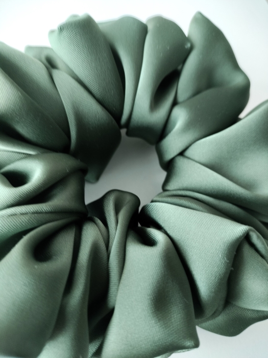 Gumka_scrunchie_standard_olive.jpg