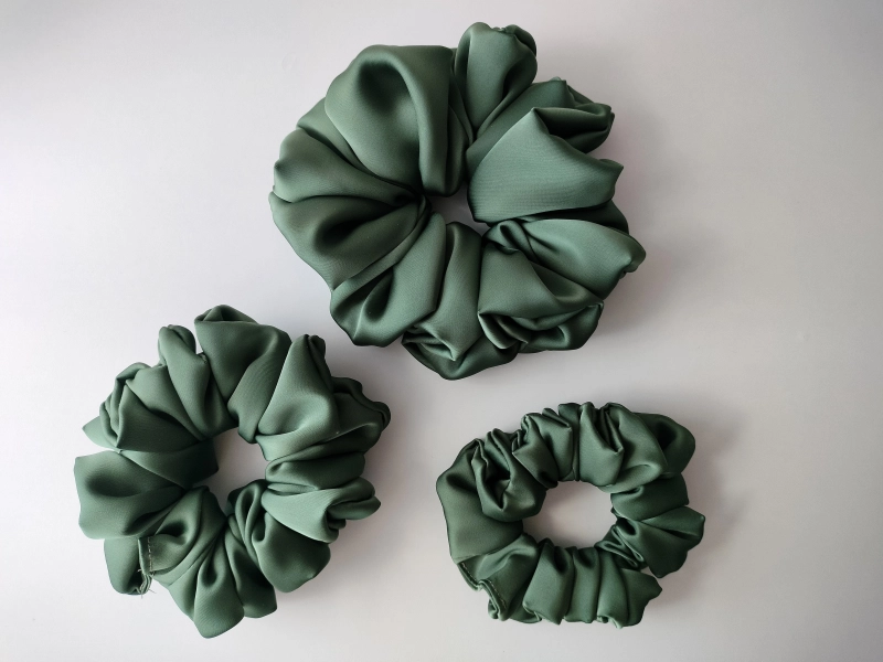 Gumka_scrunchie_maxi_olive.jpg