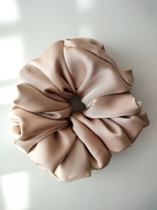 Gumka_scrunchie_maxi_bige.jpg