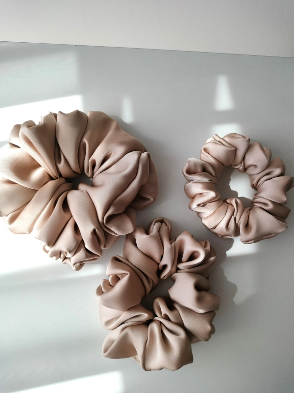 Gumka_scrunchie_mini_bige.jpg
