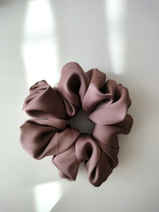 Gumka_scrunchie_standard_late.jpg