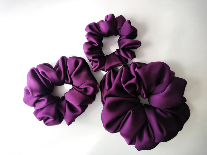 Gumka_scrunchie_mini_plum.jpg