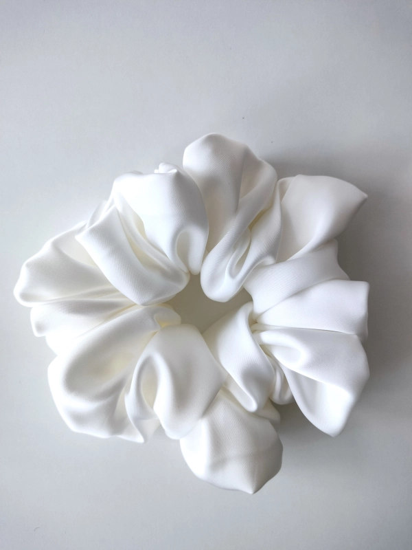 Gumka_scrunchie_maxi_white.jpg