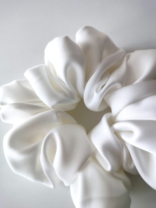 Gumka_scrunchie_maxi_white.jpg