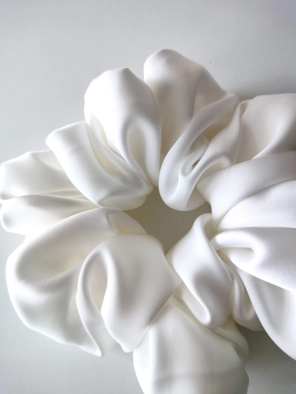 Gumka_scrunchie_maxi_white.jpg