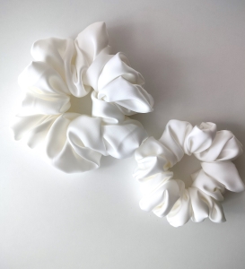 Gumka_scrunchie_standard_white.jpg