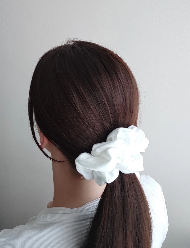 Gumka_scrunchie_standard_white.jpg