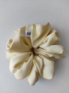 Scrunchie_summeryellow_maxi.jpg