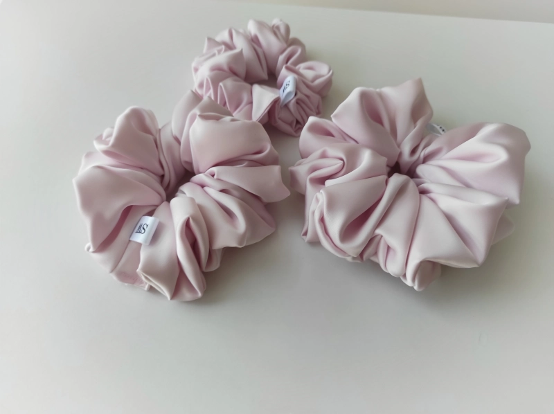 Scrnchie_softpink_maxi.jpg