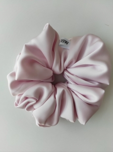 Scrnchie_softpink_maxi.jpg