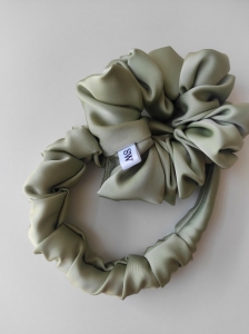 Zestaw_opaska_scrunchie_icematcha.jpg