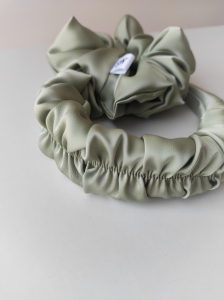 Zestaw_opaska_scrunchie_icematcha.jpg