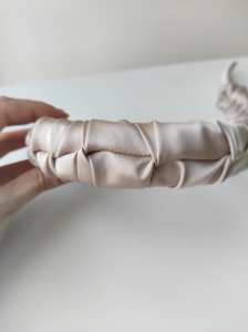 Opaska_marszczona_Beige_II.jpg