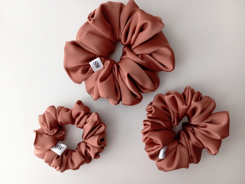 Scrunchie_cynamon_standard.jpg